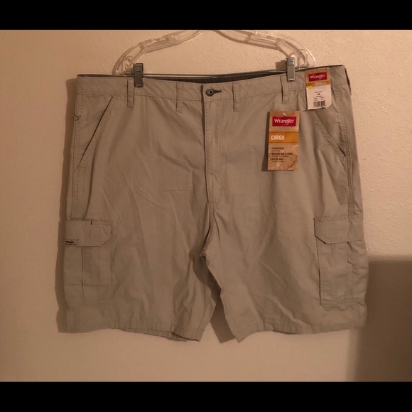 wrangler cargo shorts size 44